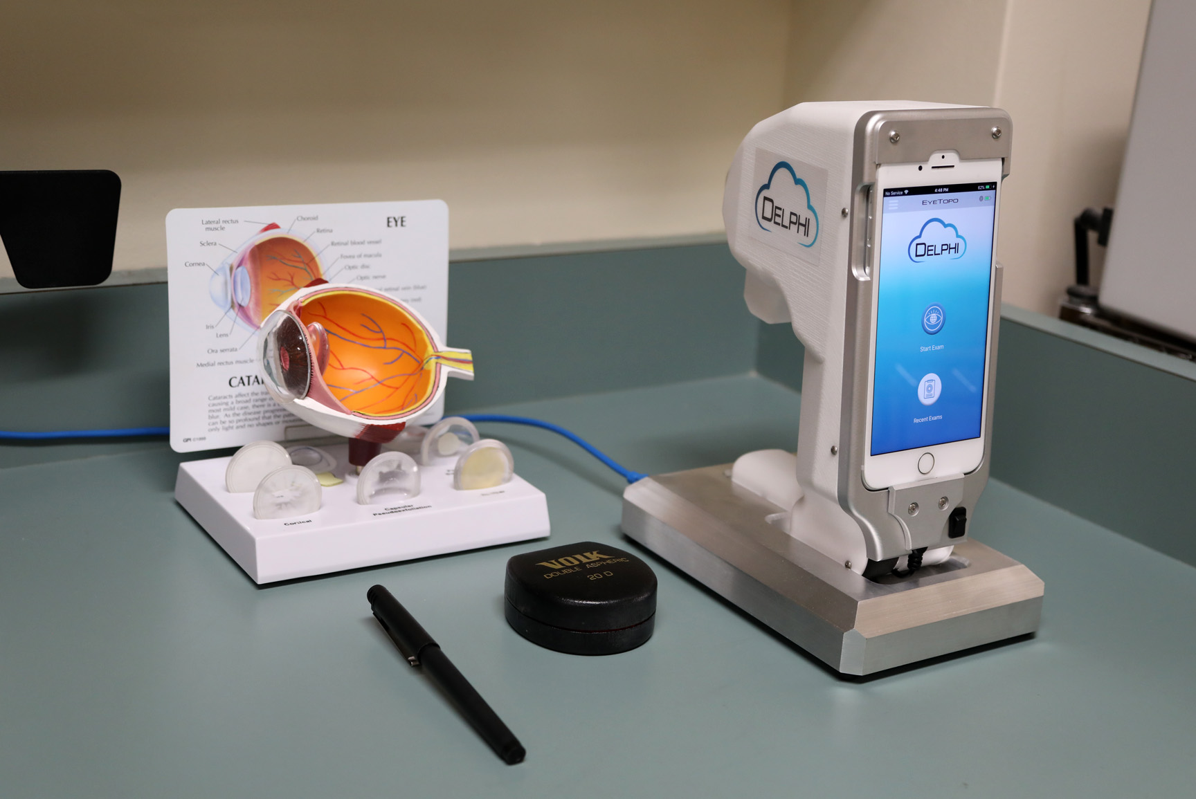 Delphi, a smartphone-based corneal topography system